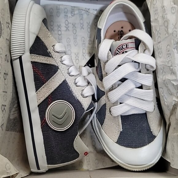 Geox Kids Kiwi B6 Lace-Up Sneaker - Picture 5 of 6